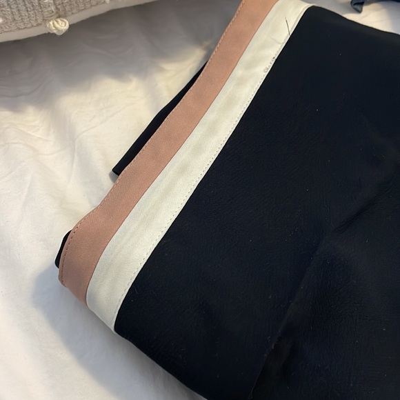 Aritzia Babaton cropped pants - Picture 3 of 3